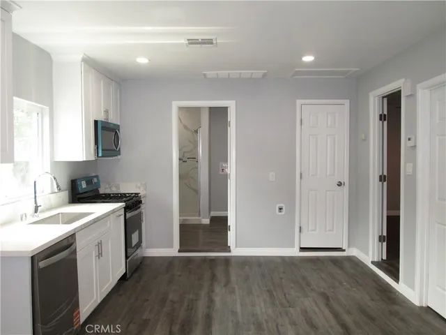 $2,400 | 852 North Davidson Avenue, Unit 1/2, San Bernardino, CA 92411