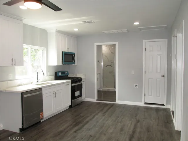 $2,400 | 852 North Davidson Avenue, Unit 1/2, San Bernardino, CA 92411