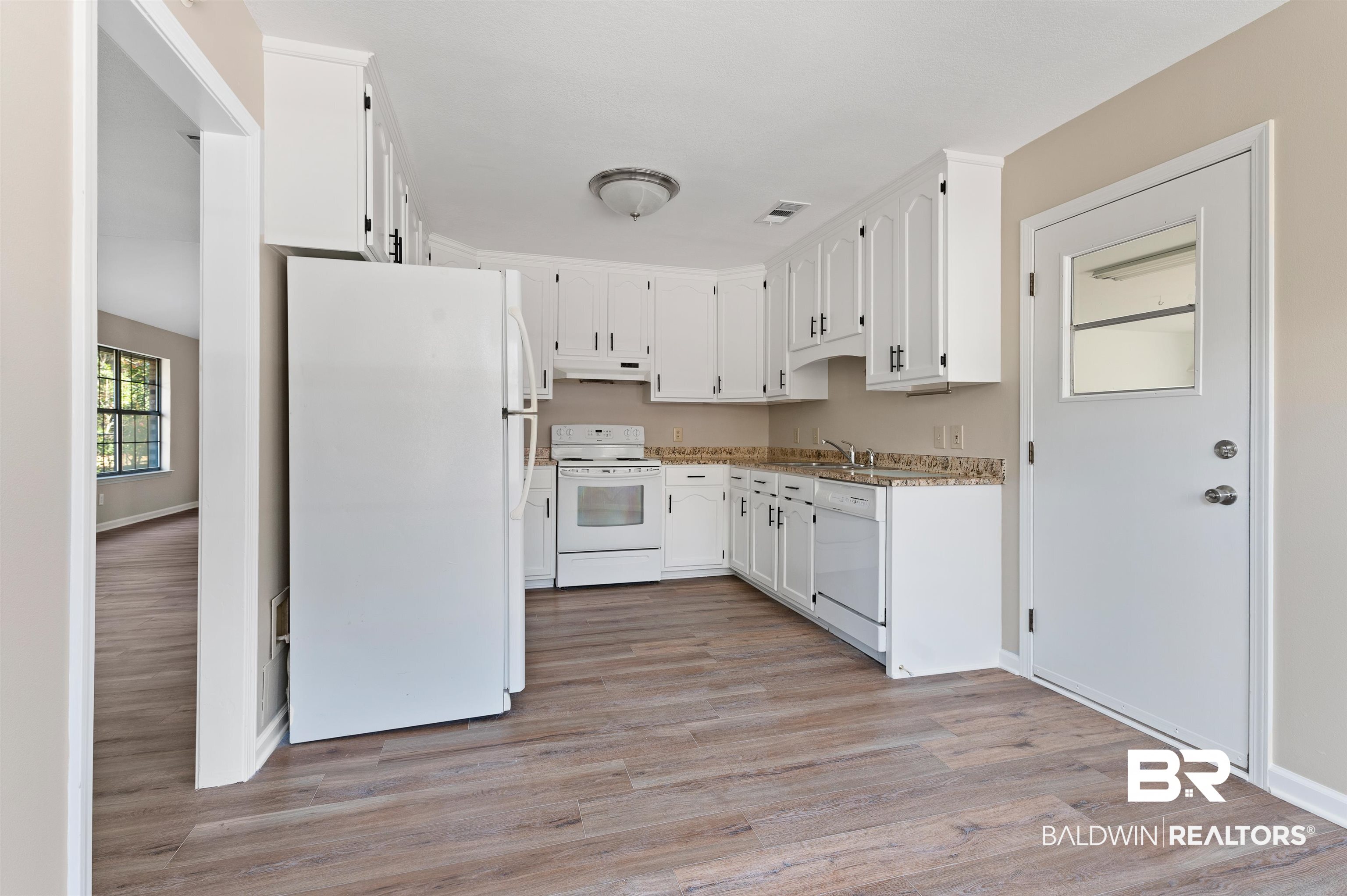 118 Spring Drive Fairhope, AL 36532 - Photo 9 of 39