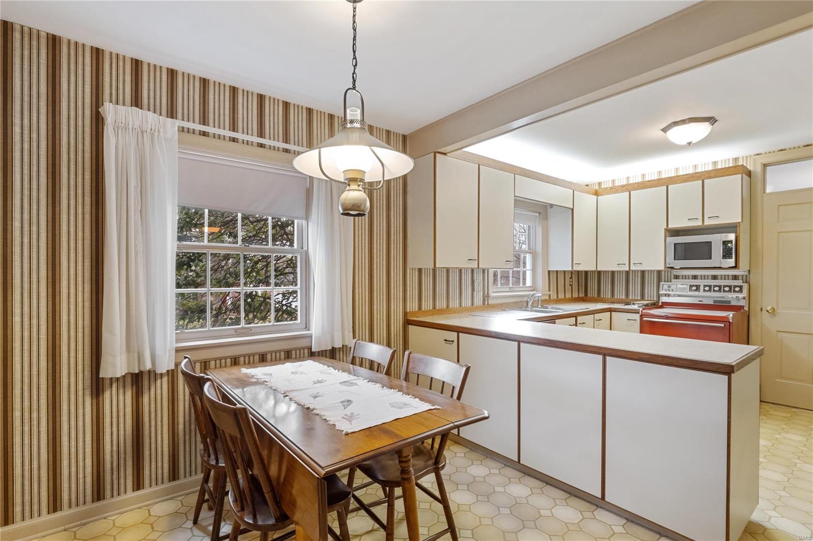 Undisclosed Address Webster Groves, MO 63119 - Photo 10 of 29