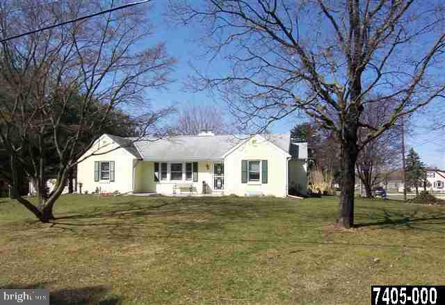 2103 Winding Road York, PA 17408 - Photo 1 of 24 Gallery Image 1