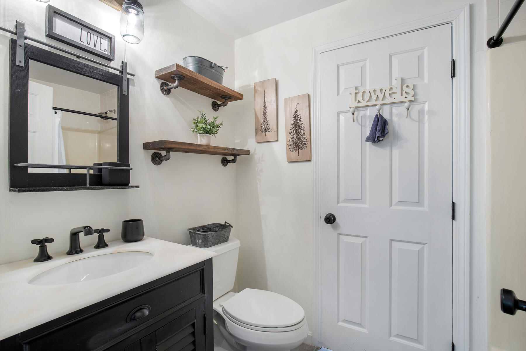 50 Currycomb Circle West Barnstable, MA 02668 - Photo 23 of 38 Jack and Jill Bathroom