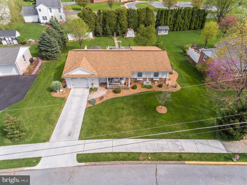 307 Balmer Road Lititz, PA 17543 - Photo 6 of 39