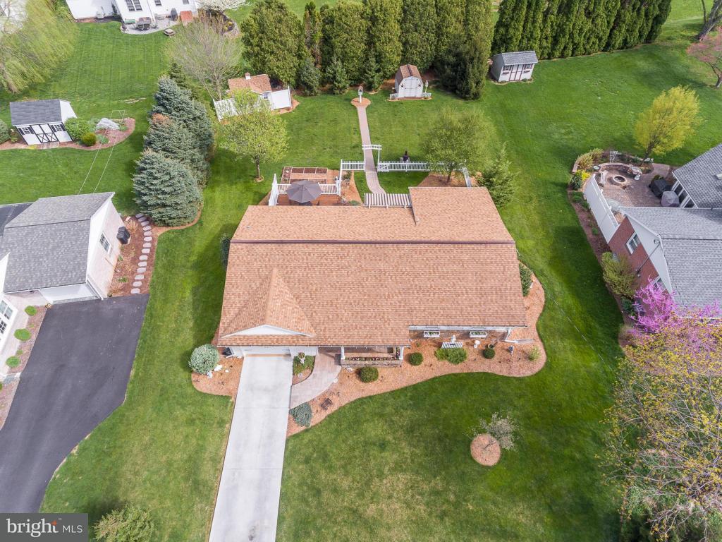 307 Balmer Road Lititz, PA 17543 - Photo 7 of 39