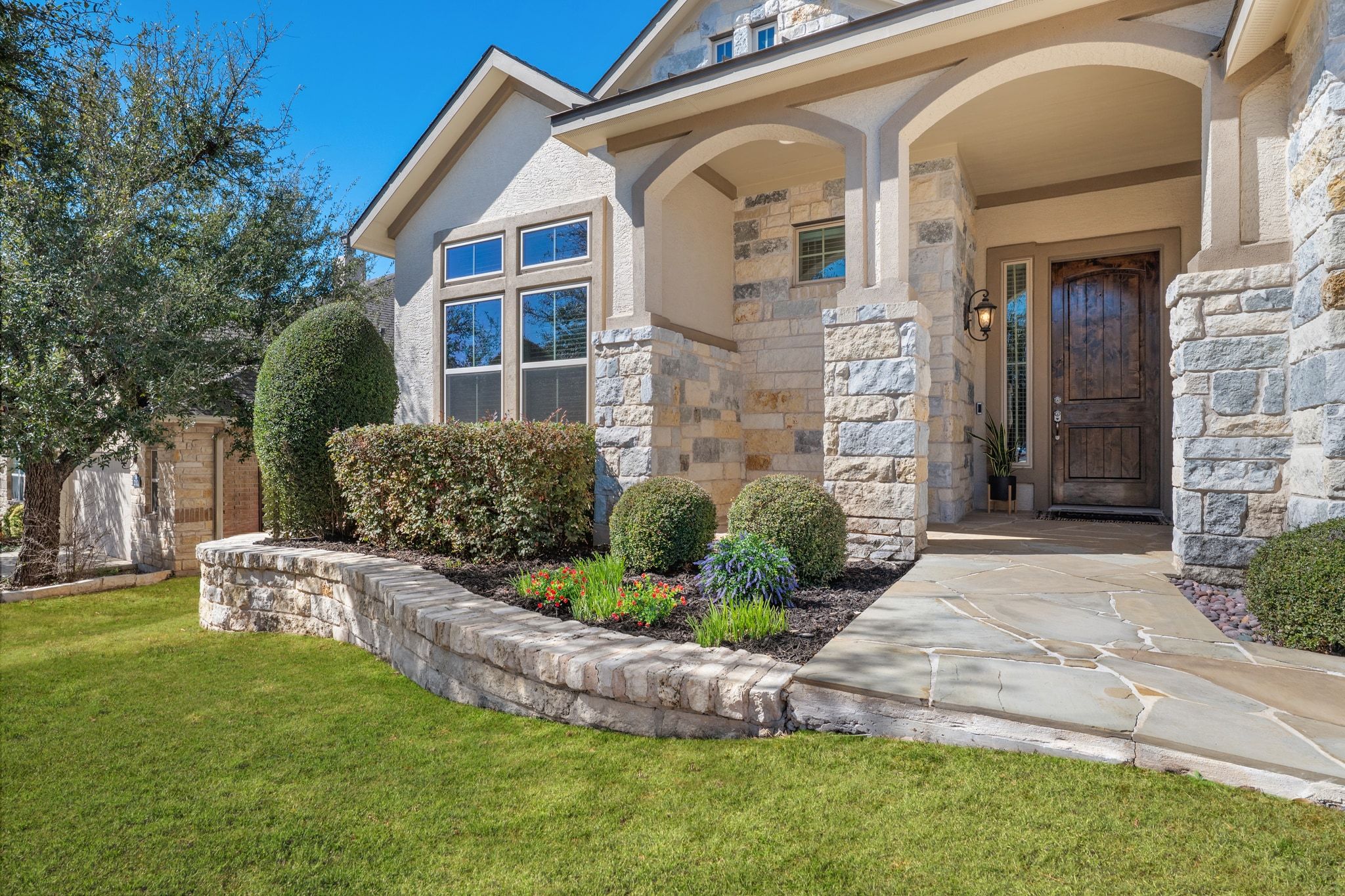 208 Cibolo Ridge Drive Georgetown, TX 78628 - Photo 2 of 34