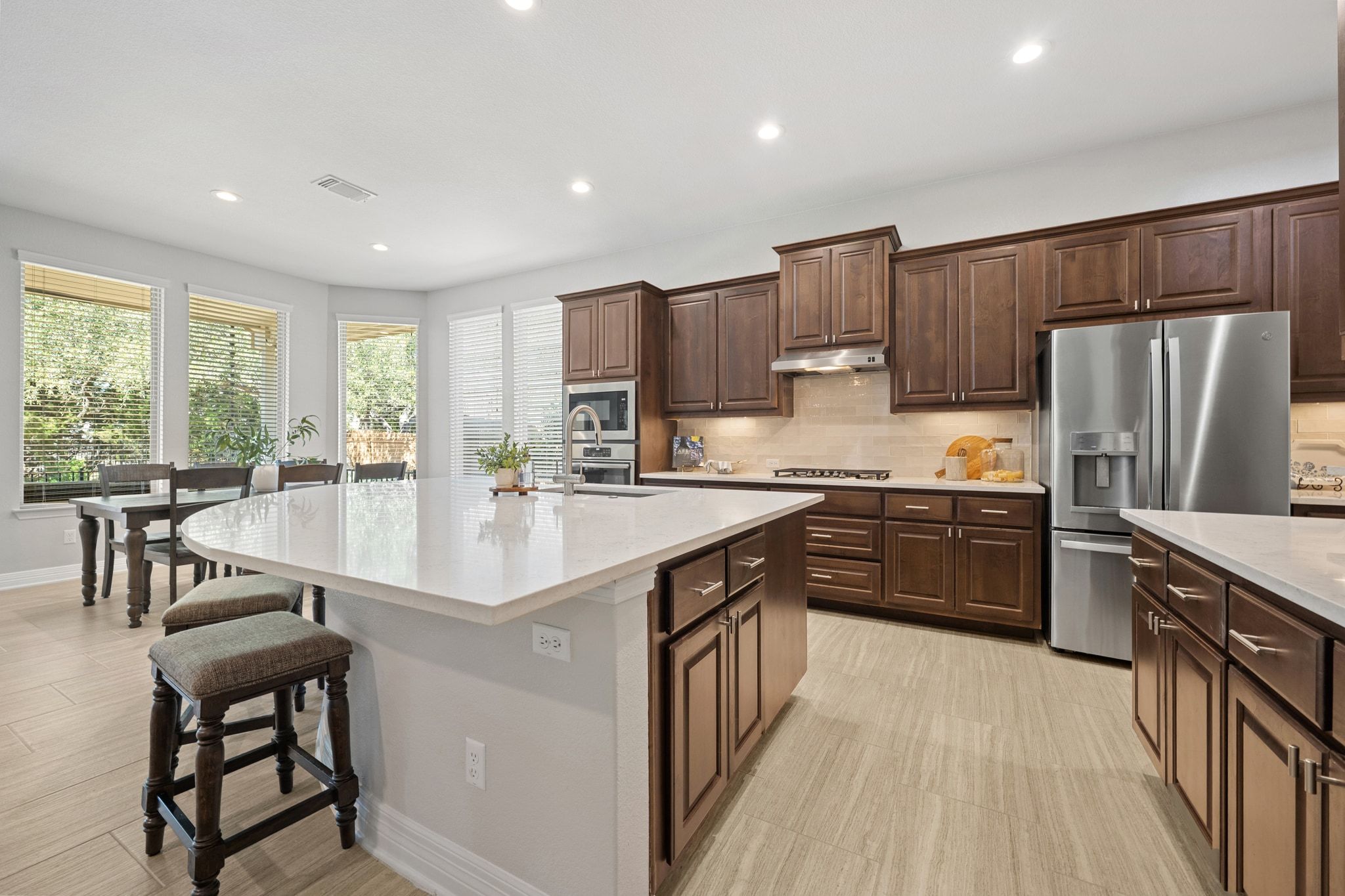 208 Cibolo Ridge Drive Georgetown, TX 78628 - Photo 4 of 34