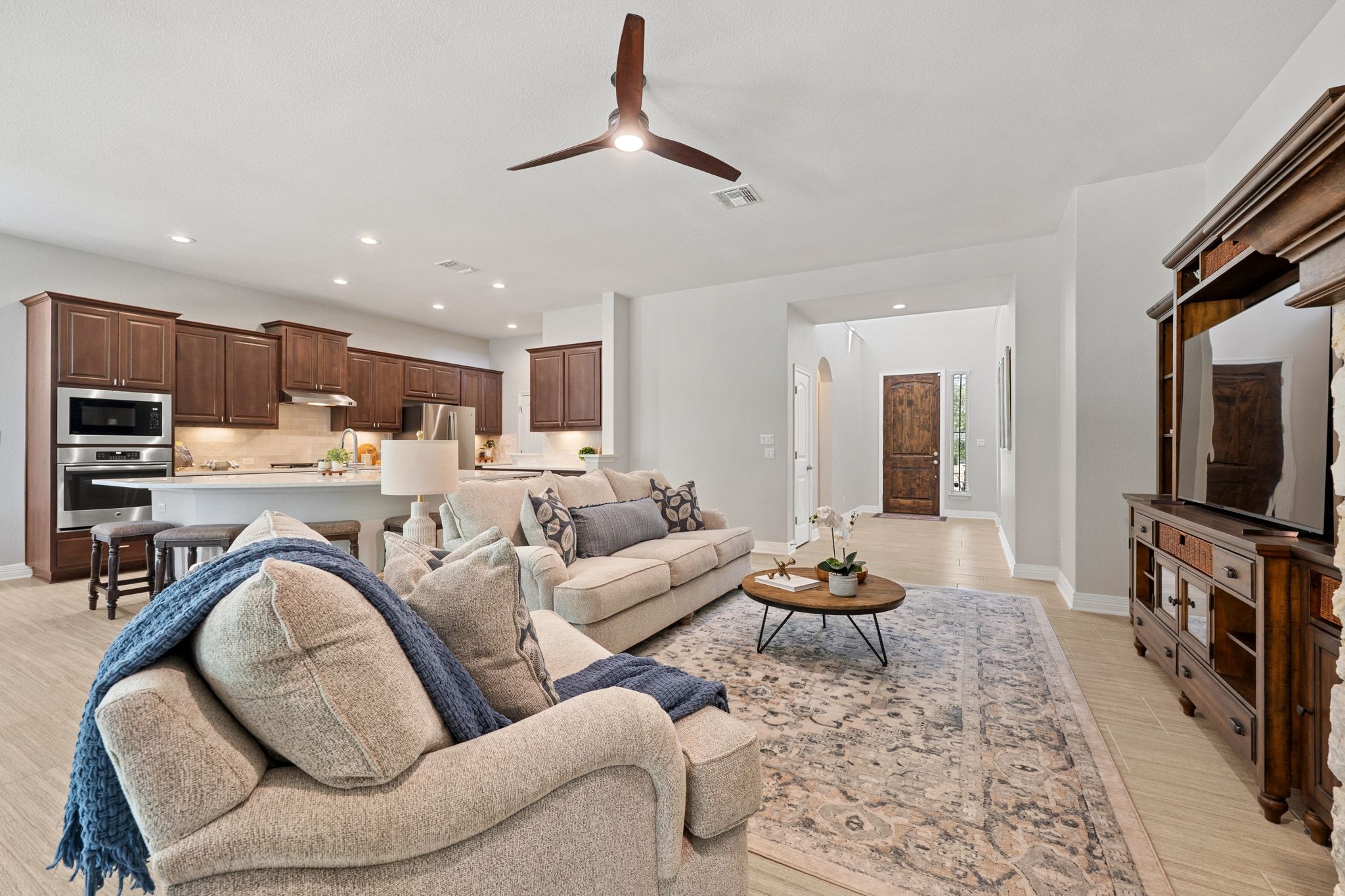 208 Cibolo Ridge Drive Georgetown, TX 78628 - Photo 6 of 34