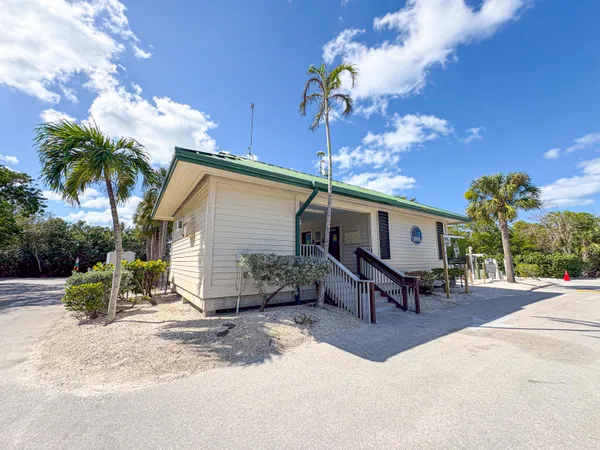 $839,900 | 560 Century Drive, Marco Island, FL 34145