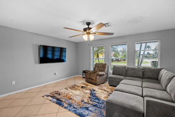 $839,900 | 560 Century Drive, Marco Island, FL 34145