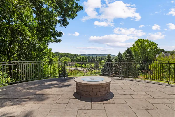 $1,369,000 | 1803 Ironwood Place, Onalaska, WI 54650