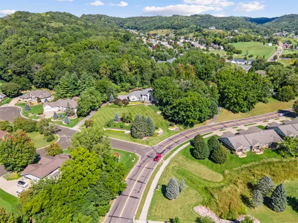 $1,369,000 | 1803 Ironwood Place, Onalaska, WI 54650