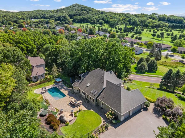 $1,369,000 | 1803 Ironwood Place, Onalaska, WI 54650