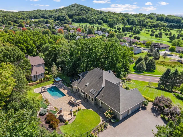 $1,369,000 | 1803 Ironwood Place, Onalaska, WI 54650