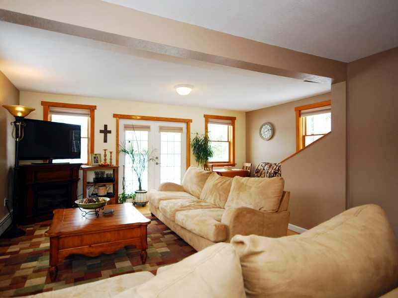 181 North Shore Road Gray, ME 04039 - Photo 7 of 35 Interior Space/Layout.