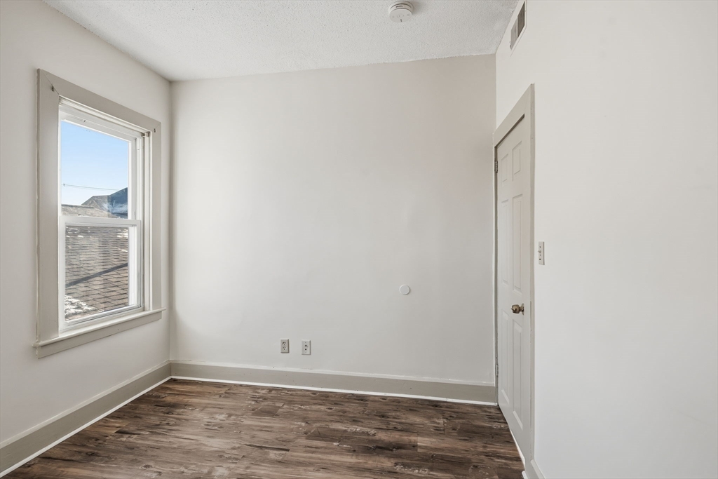 312 Rivet Street, Unit 2 New Bedford, MA 02744 - Photo 14 of 20