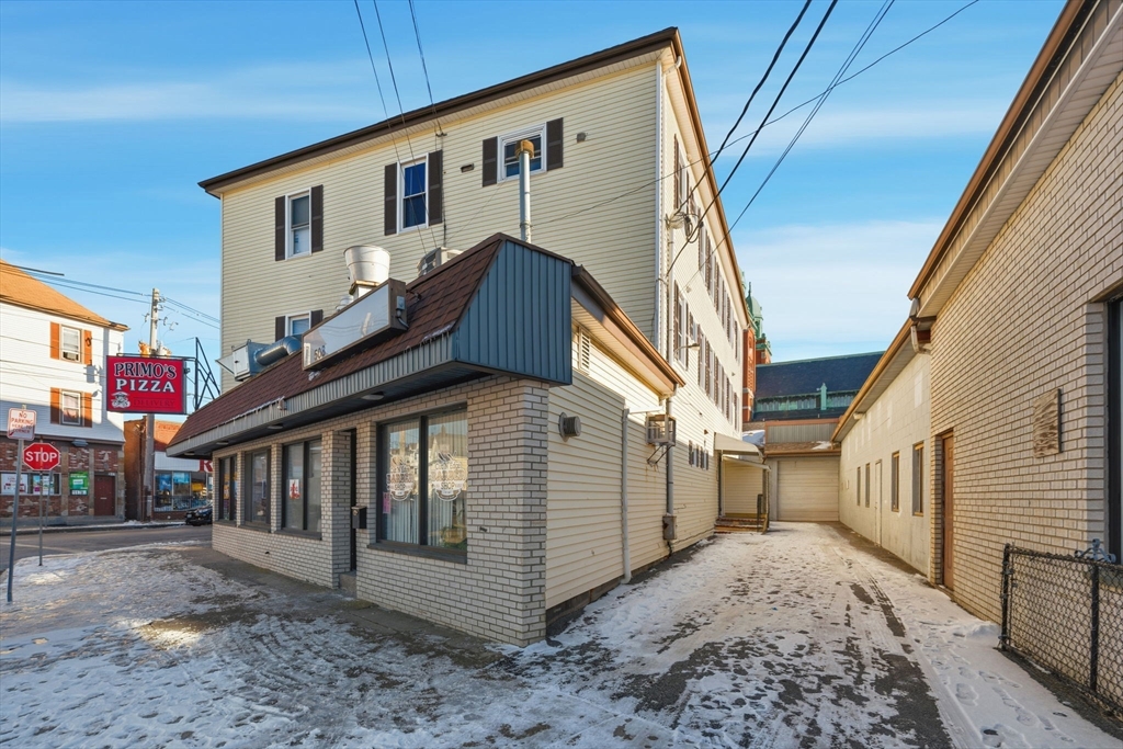 312 Rivet Street, Unit 2 New Bedford, MA 02744 - Photo 2 of 20