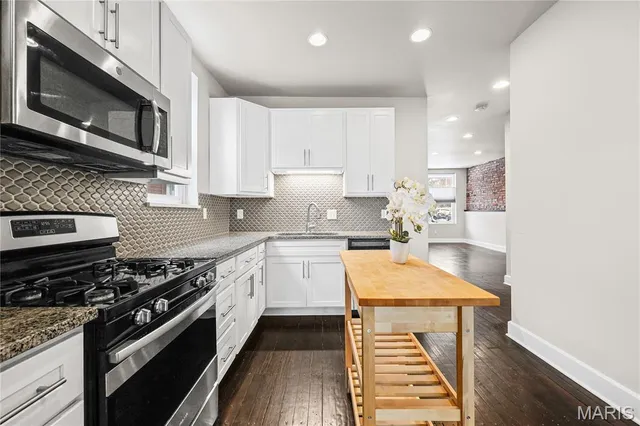 $235,000 | 3800 Fairview Avenue, St. Louis, MO 63116