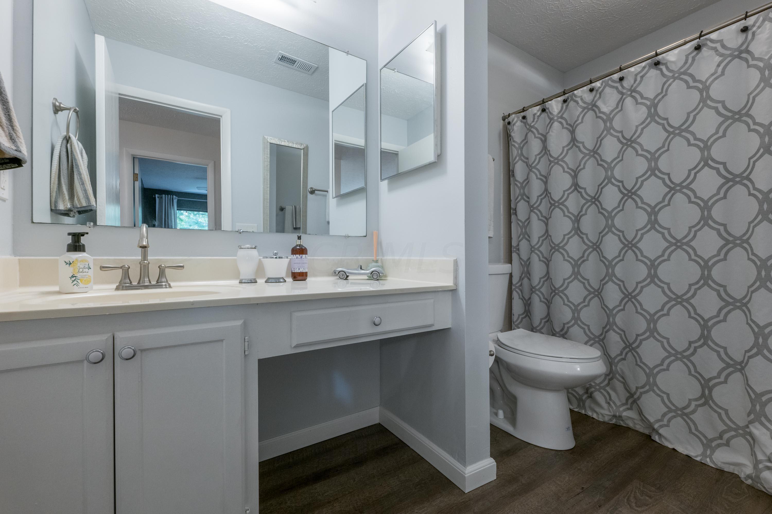 2245 Hedgerow Road, Unit 2245F Columbus, OH 43220 - Photo 25 of 34