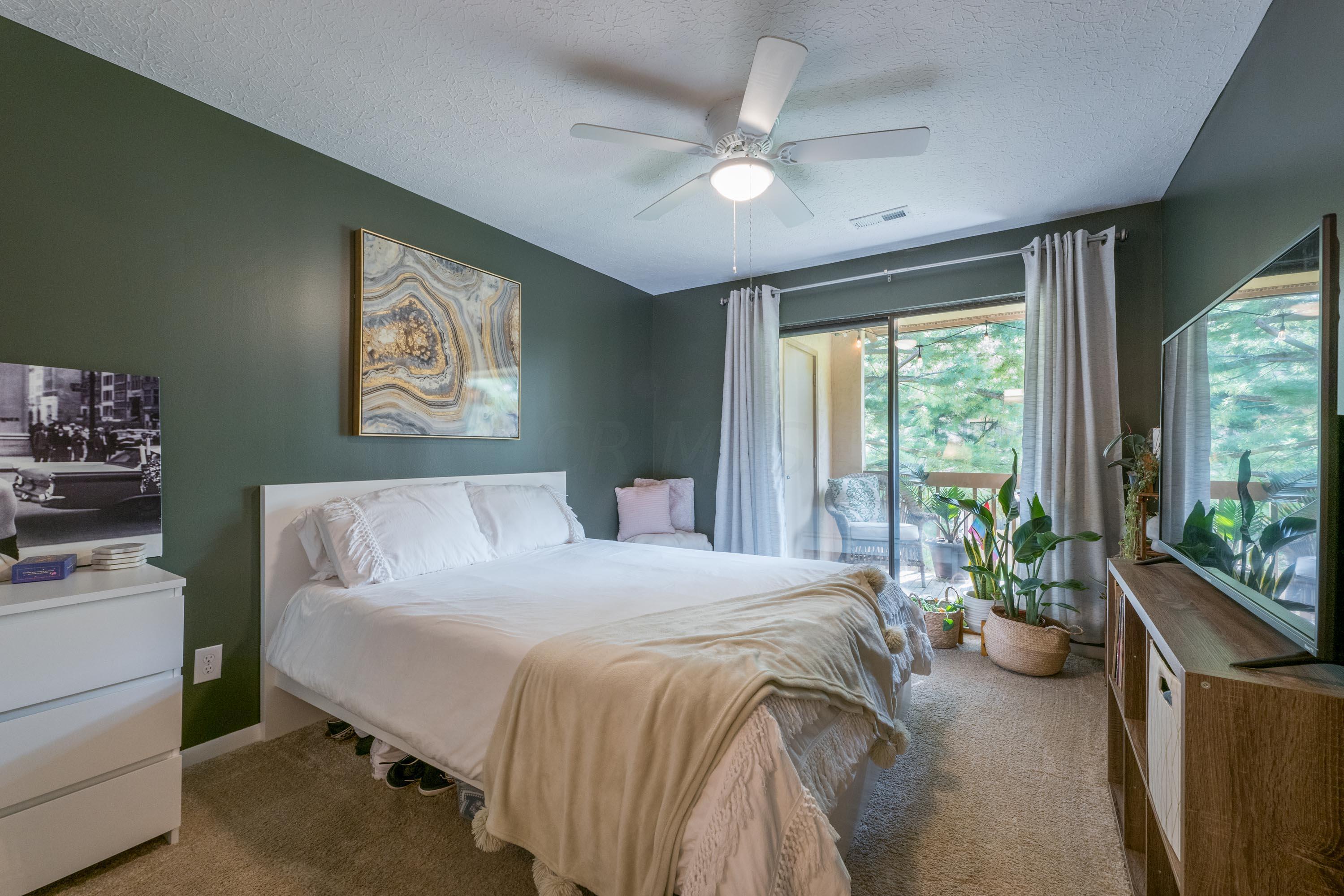 2245 Hedgerow Road, Unit 2245F Columbus, OH 43220 - Photo 27 of 34