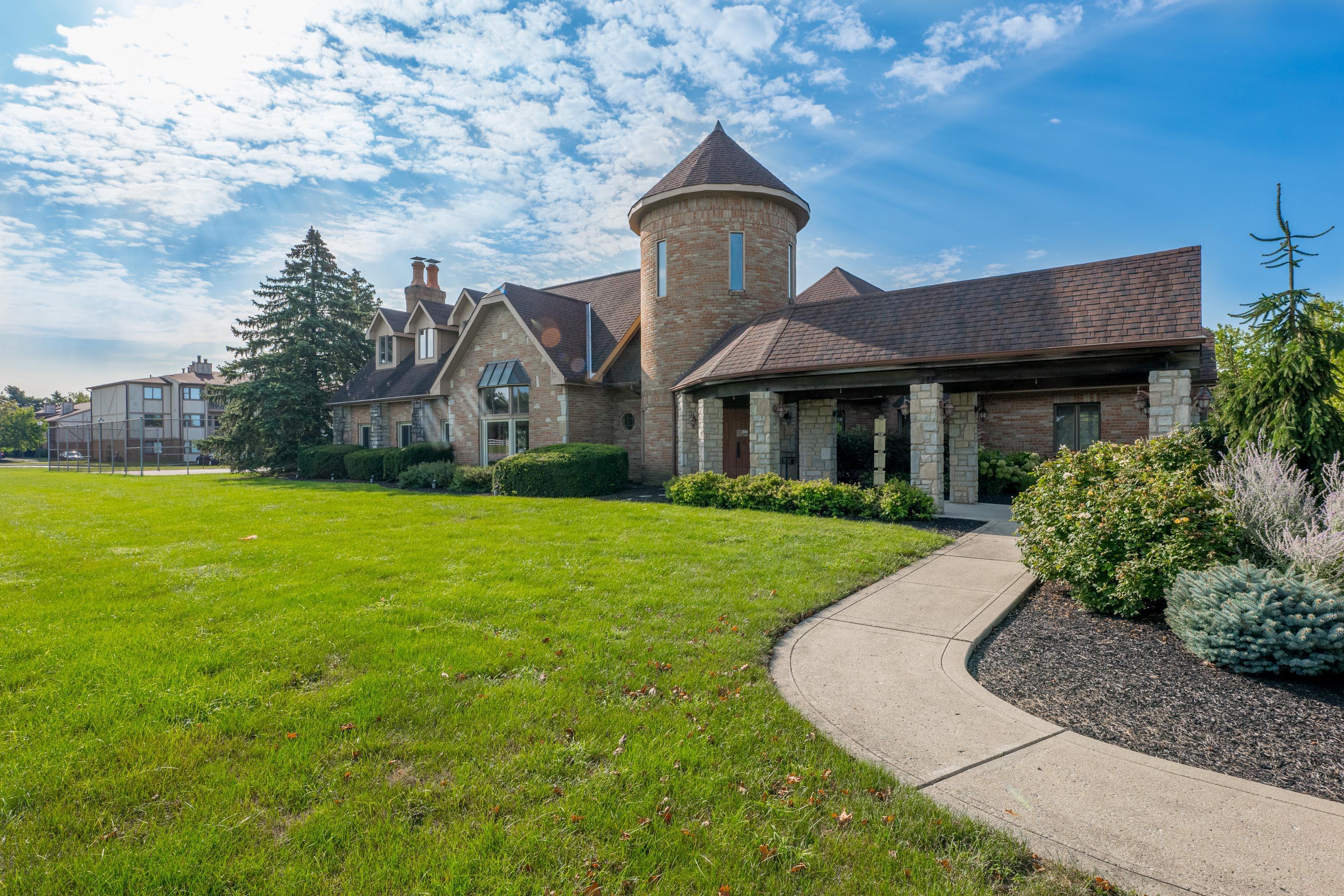 2245 Hedgerow Road, Unit 2245F Columbus, OH 43220 - Photo 30 of 34