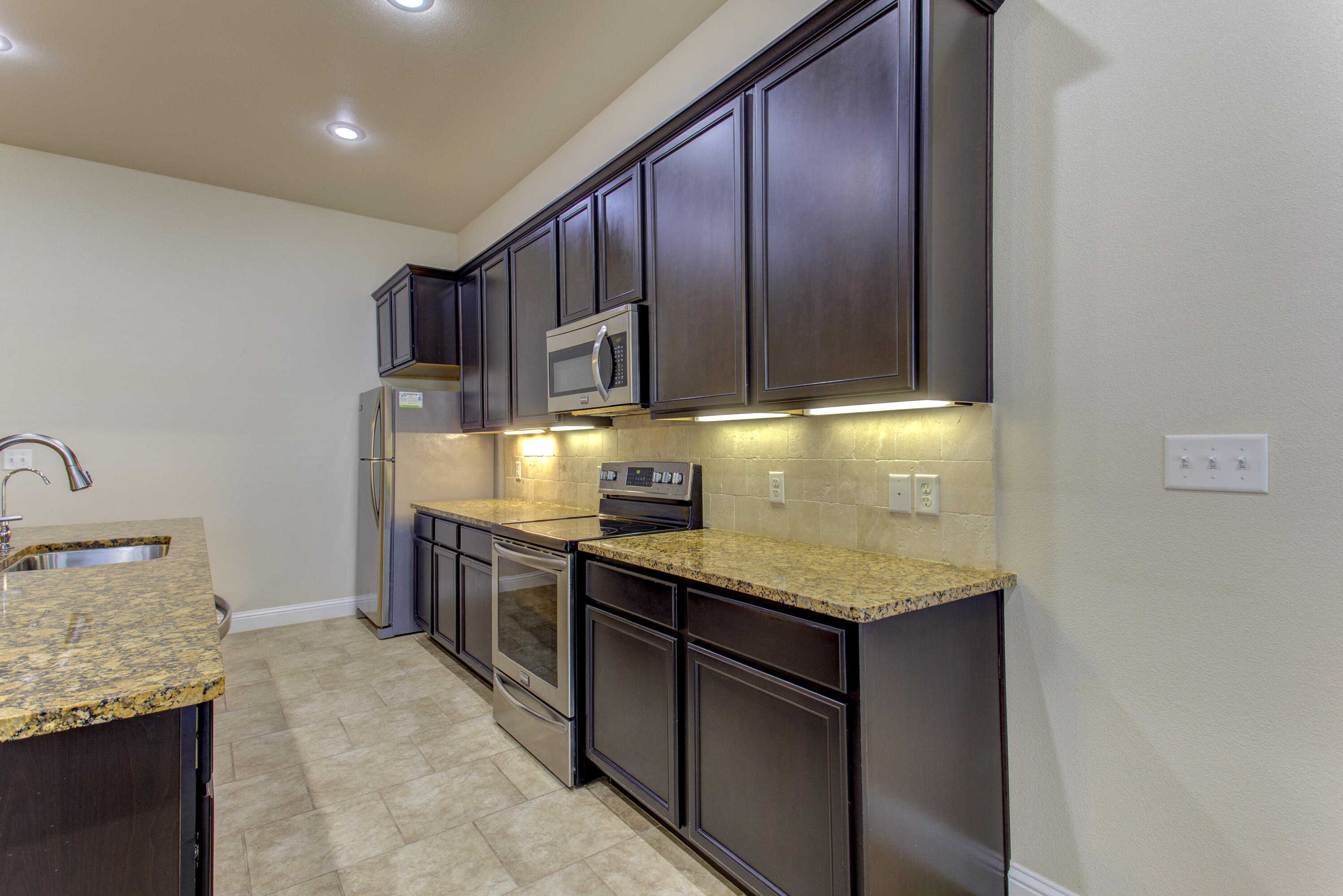 9702 Ross Avenue Lubbock, TX 79424 - Photo 20 of 40 IMG_4536
