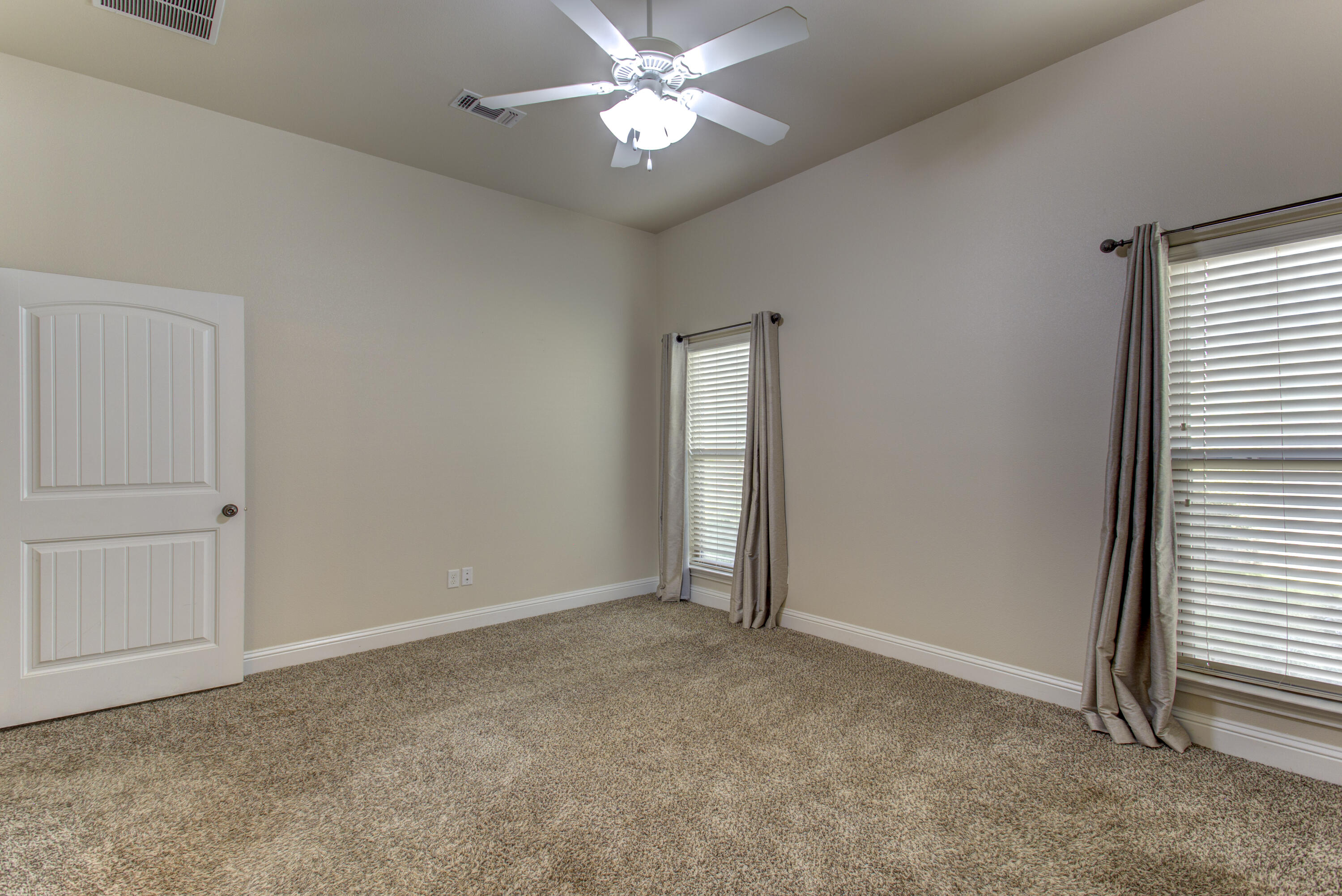 9702 Ross Avenue Lubbock, TX 79424 - Photo 28 of 40 IMG_4548