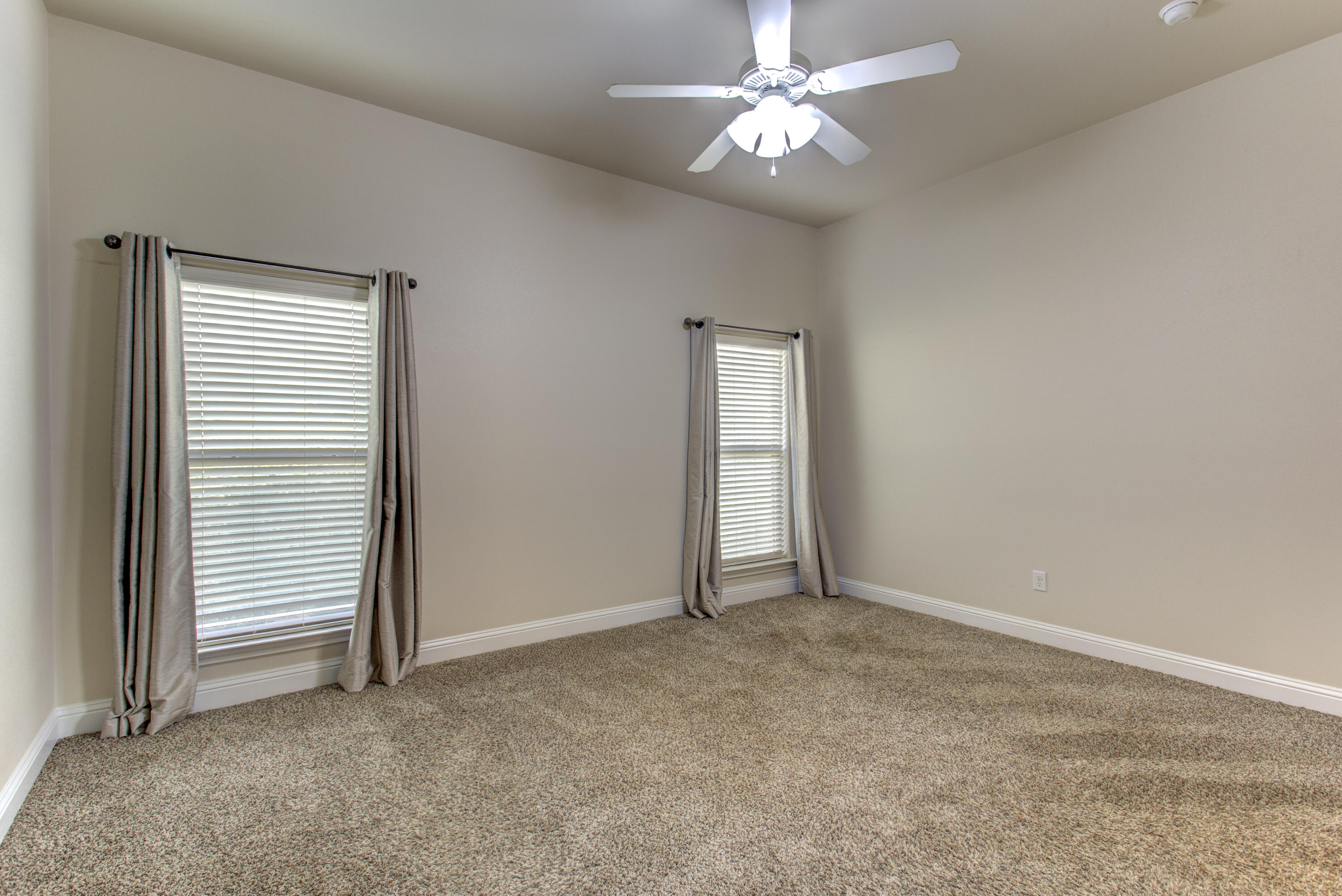 9702 Ross Avenue Lubbock, TX 79424 - Photo 29 of 40 IMG_4547