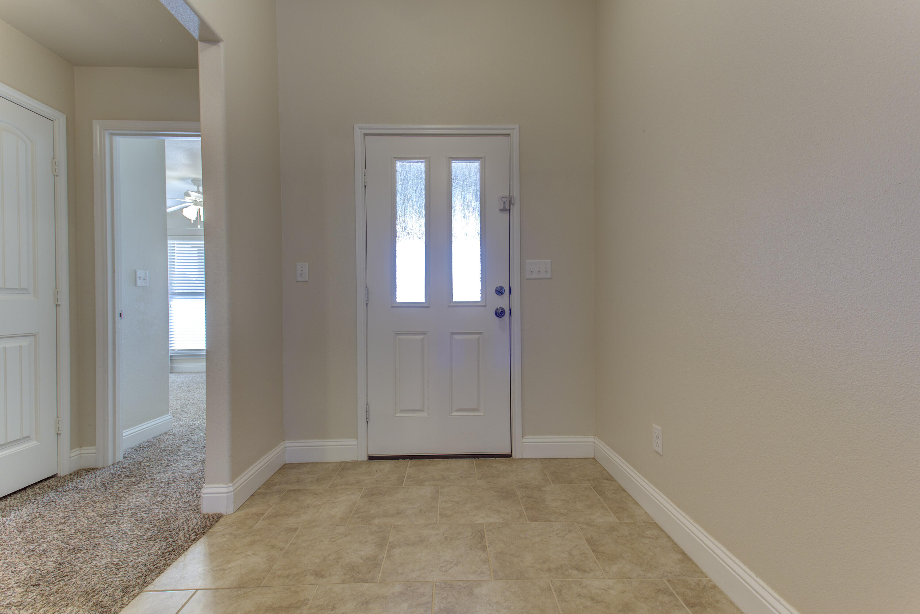 9702 Ross Avenue Lubbock, TX 79424 - Photo 4 of 40 IMG_4571