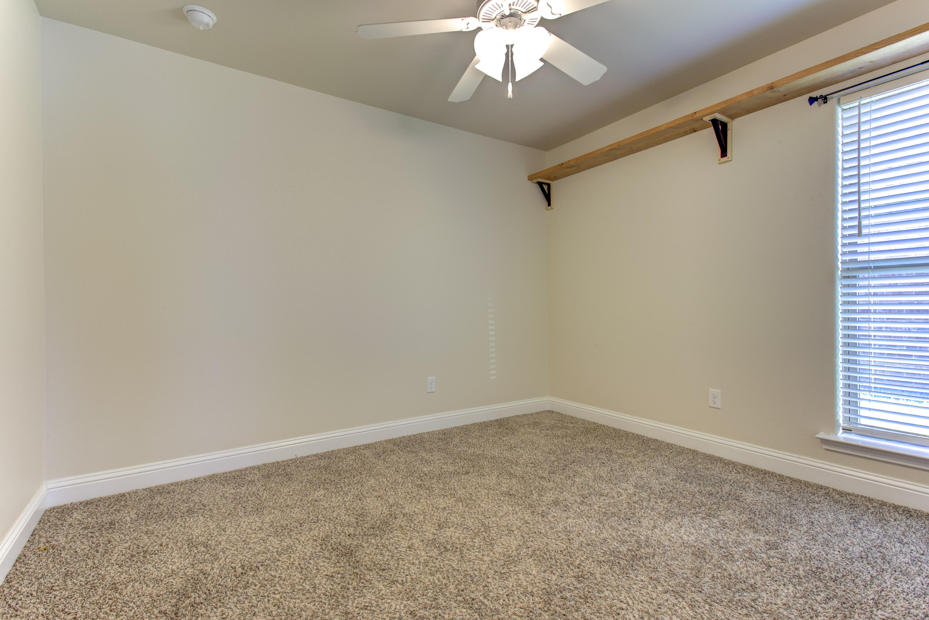 9702 Ross Avenue Lubbock, TX 79424 - Photo 6 of 40 IMG_4543