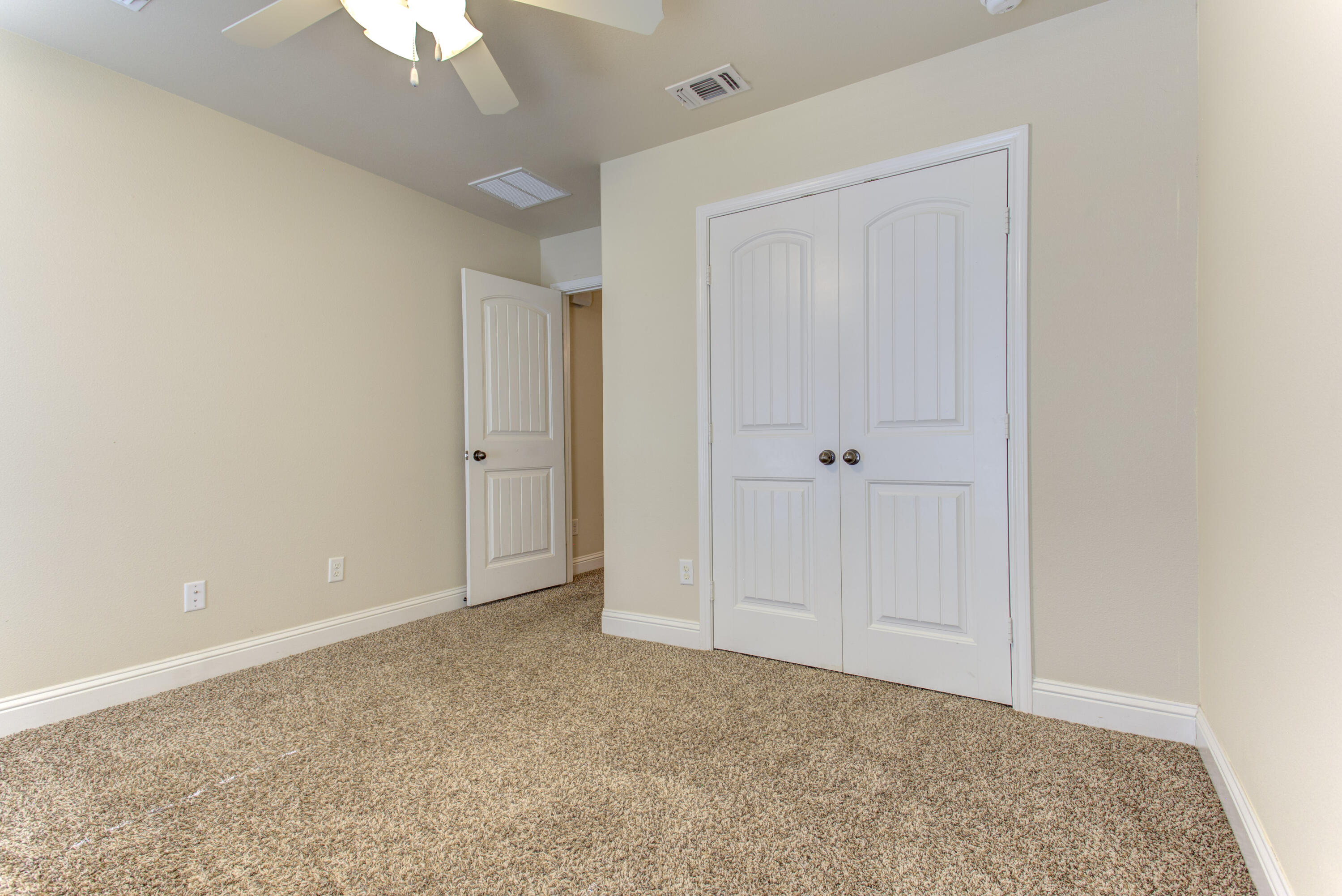 9702 Ross Avenue Lubbock, TX 79424 - Photo 9 of 40 IMG_4542