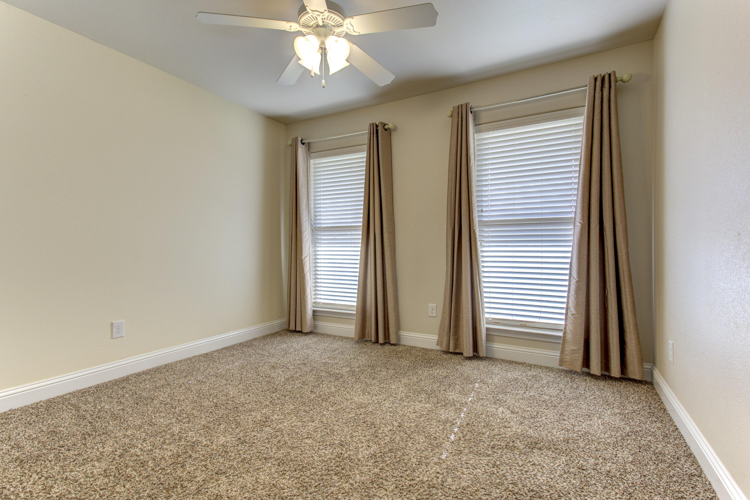 9702 Ross Avenue Lubbock, TX 79424 - Photo 10 of 40 IMG_4540