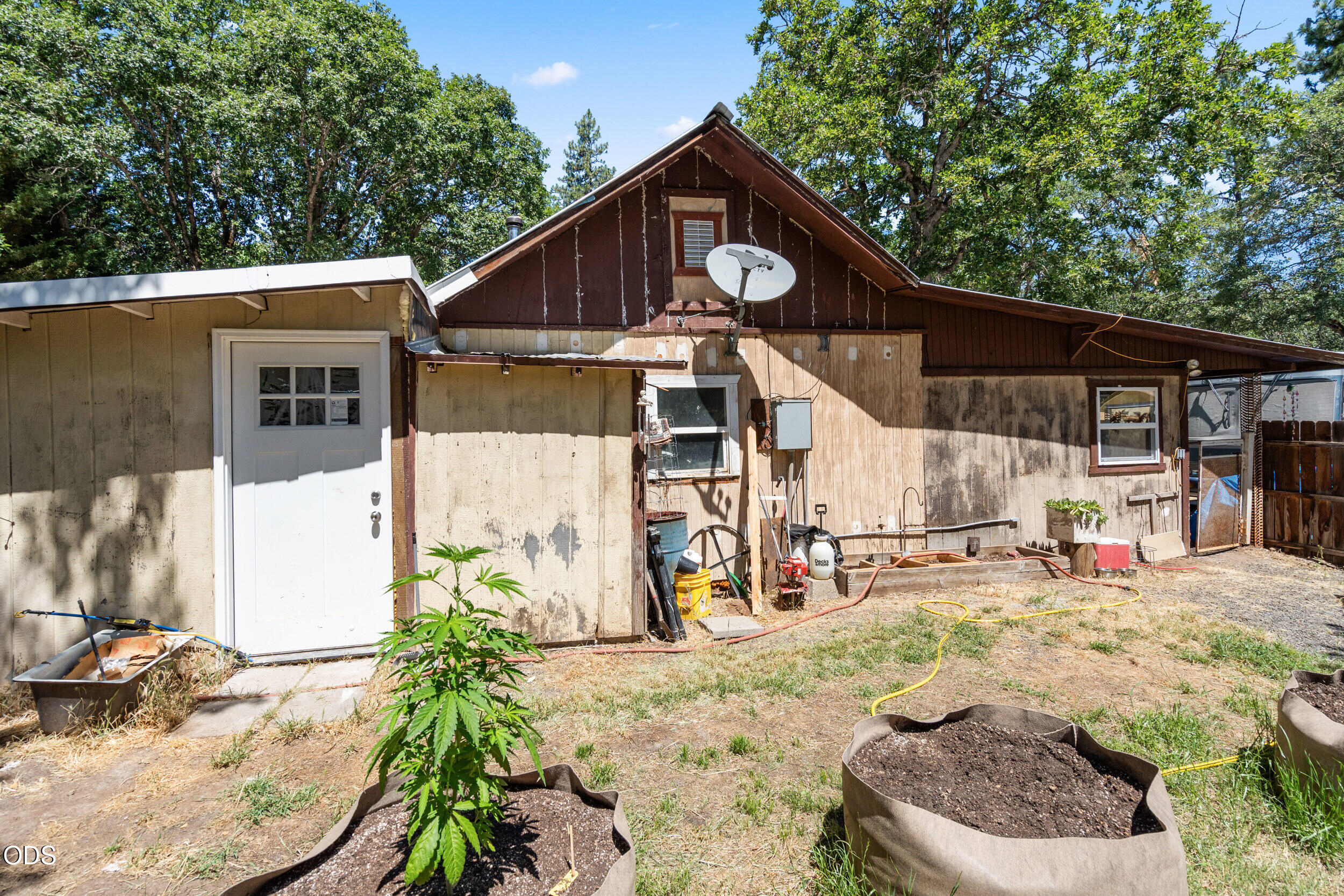 104 Fir Street Shady Cove, OR 97539 - Photo 10 of 37