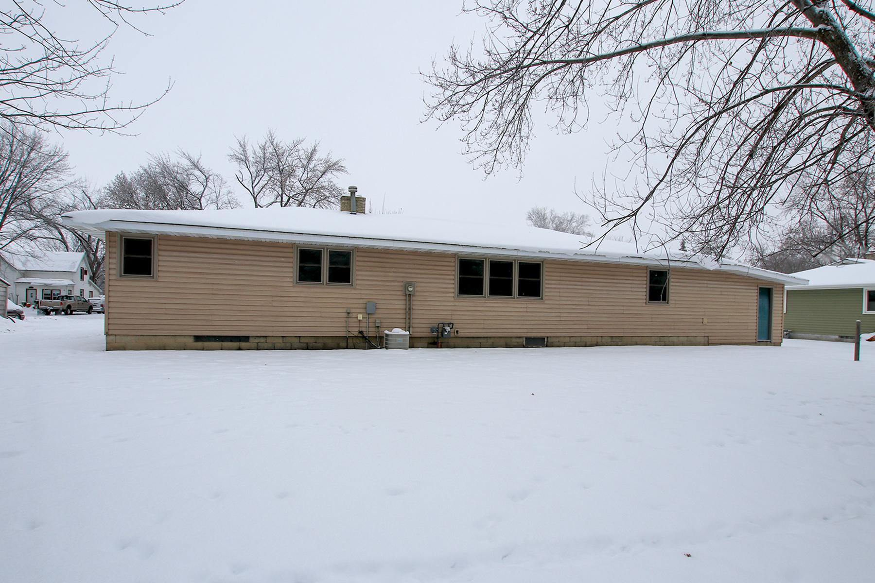 620 4th Avenue Southwest Hutchinson, MN 55350 - Photo 20 of 23