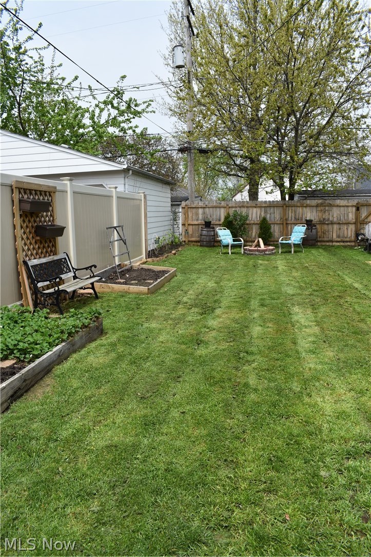 7618 Spring Garden Road Cleveland, OH 44129 - Photo 28 of 33