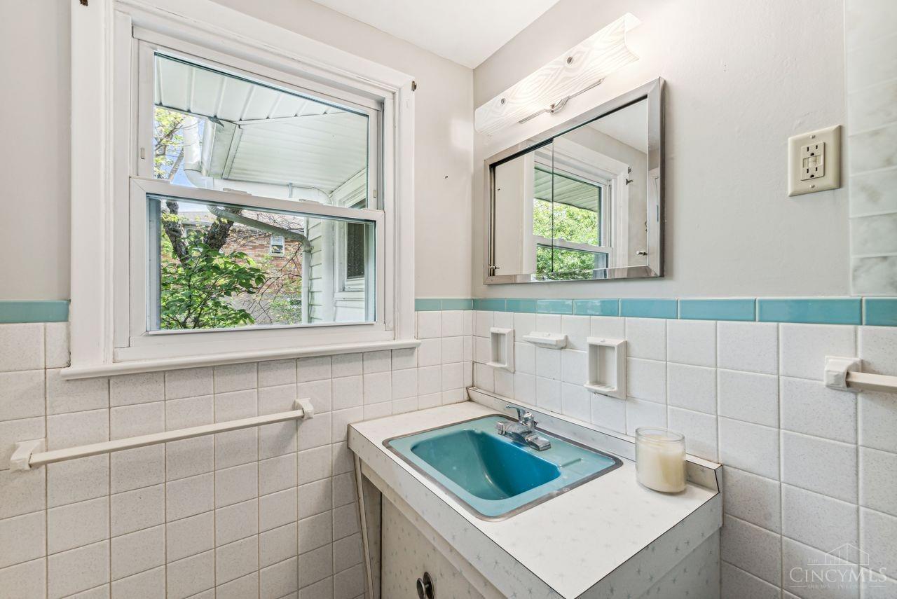 8383 Cheviot Road Cincinnati, OH 45247 - Photo 28 of 35 Gallery Image 28