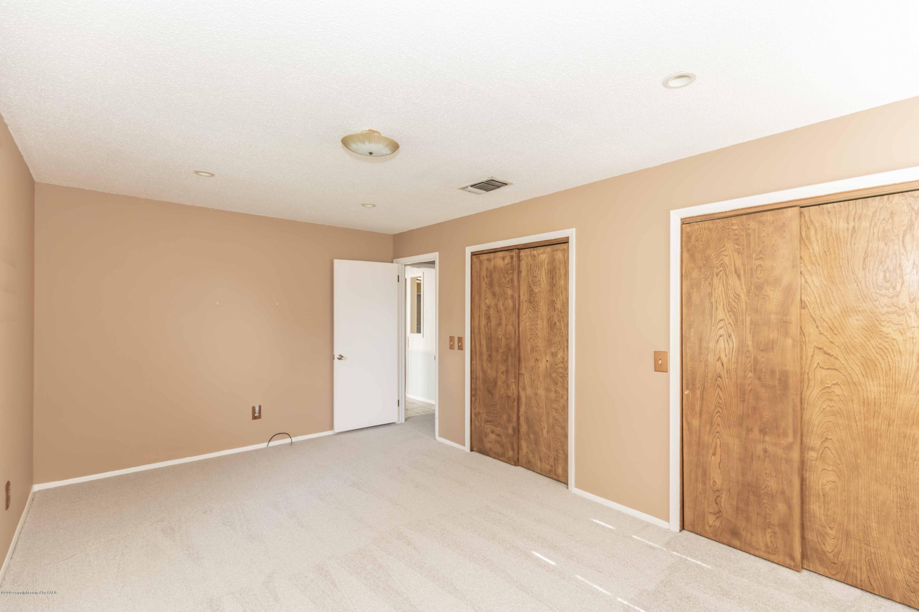 7206 Gainsborough Road Amarillo, TX 79106 - Photo 26 of 41 a view of an empty room
