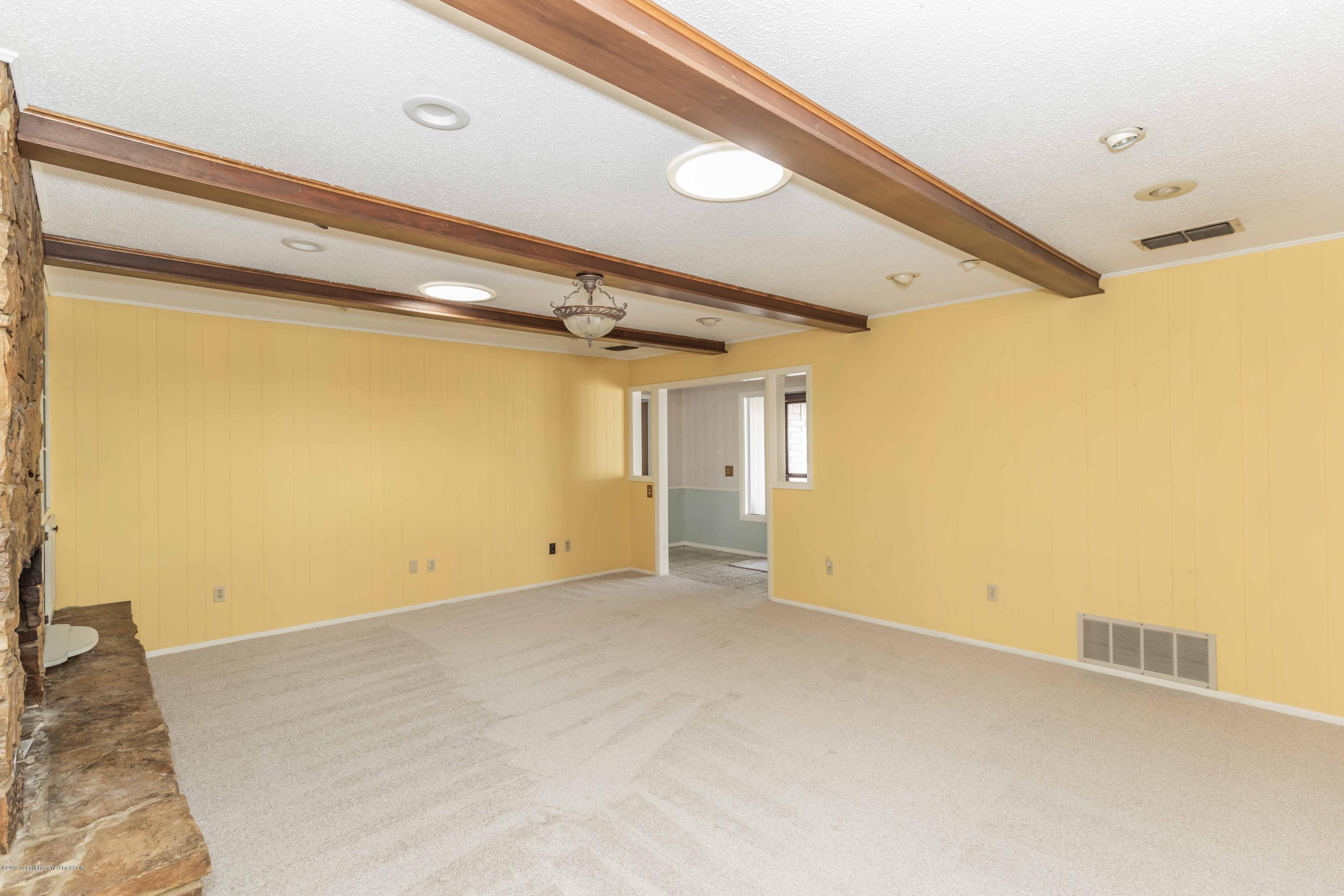 7206 Gainsborough Road Amarillo, TX 79106 - Photo 6 of 41 a view of empty room