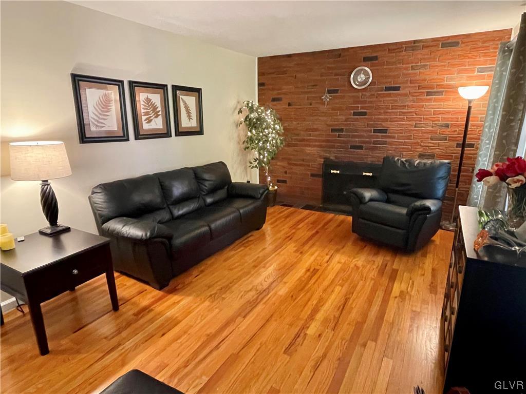 1295 Stark Road Bethlehem, PA 18017 - Photo 13 of 36 a living room with furniture