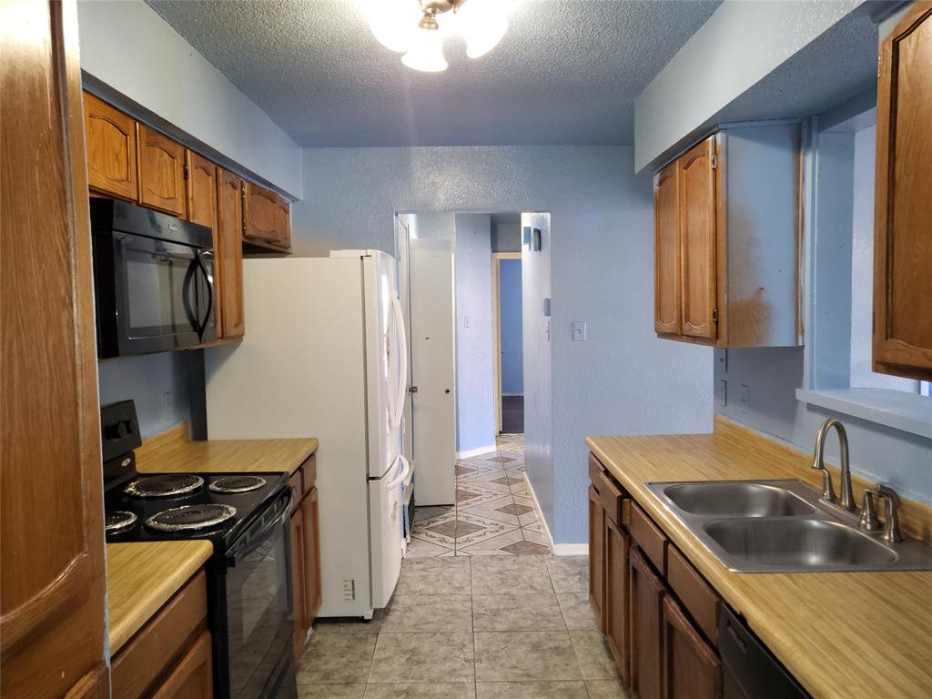 3320 Green Ridge Street Fort Worth, TX 76133 - Photo 4 of 24