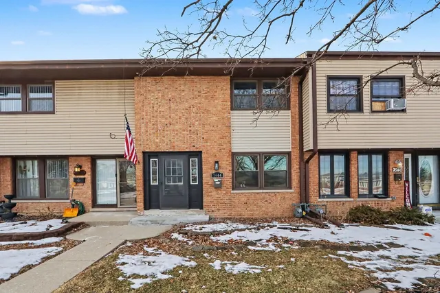$249,900 | 7644 Cork Avenue, Justice, IL 60458