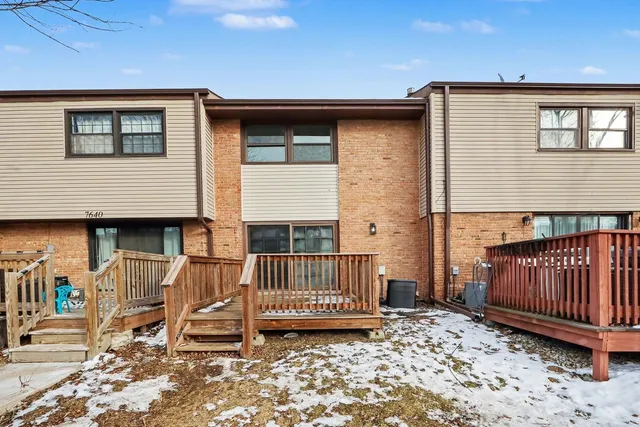 $249,900 | 7644 Cork Avenue, Justice, IL 60458