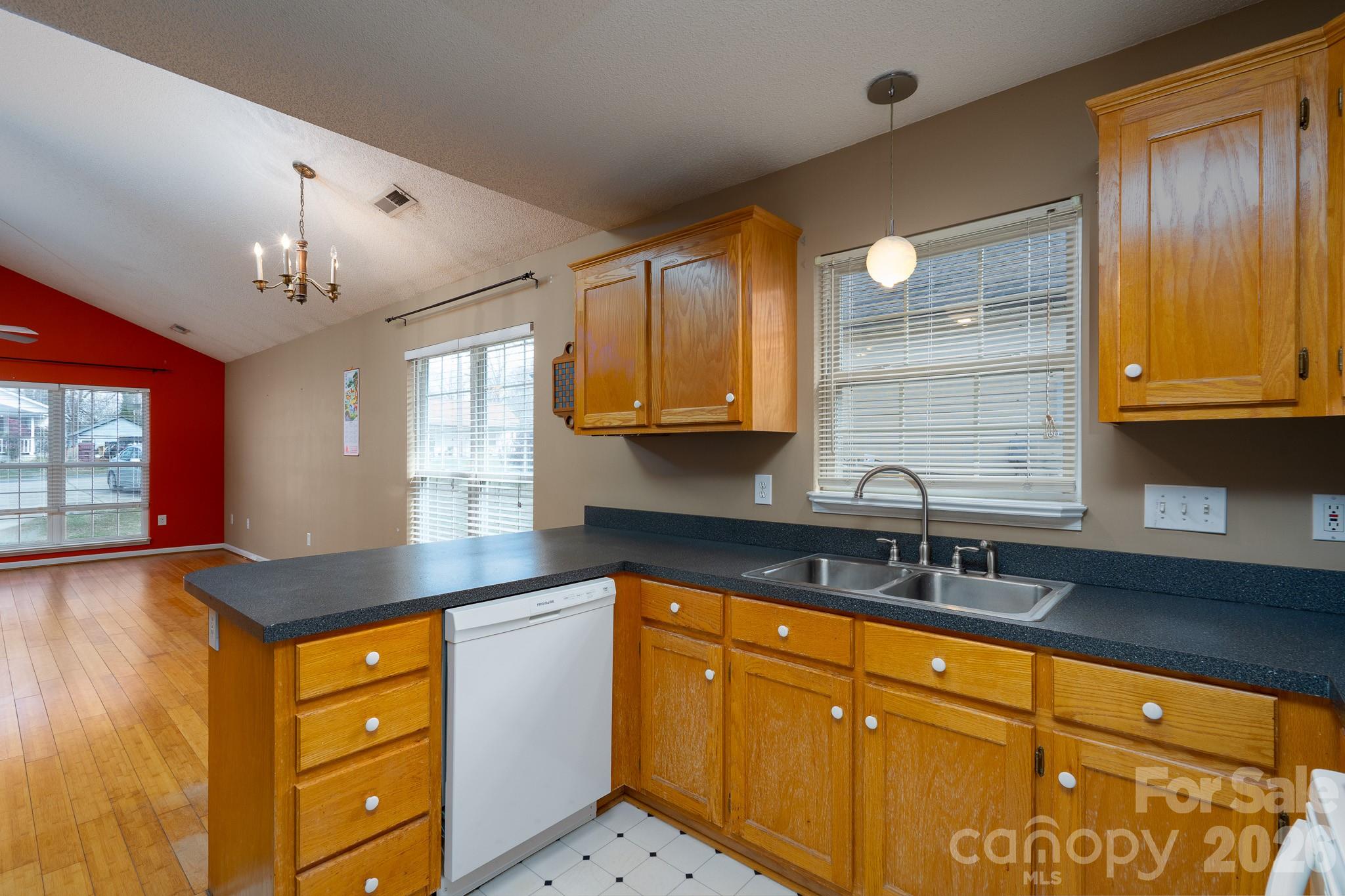 1105 South Walnut Street Kannapolis, NC 28081 - Photo 5 of 22
