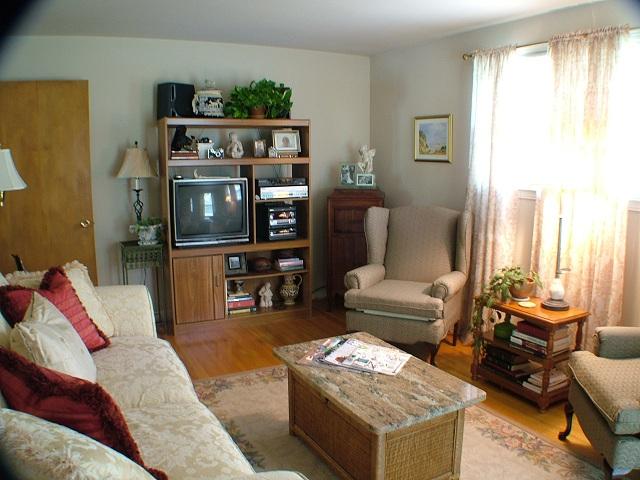 2086 Landon Road Clarksville, TN 37043 - Photo 2 of 20 Living Room