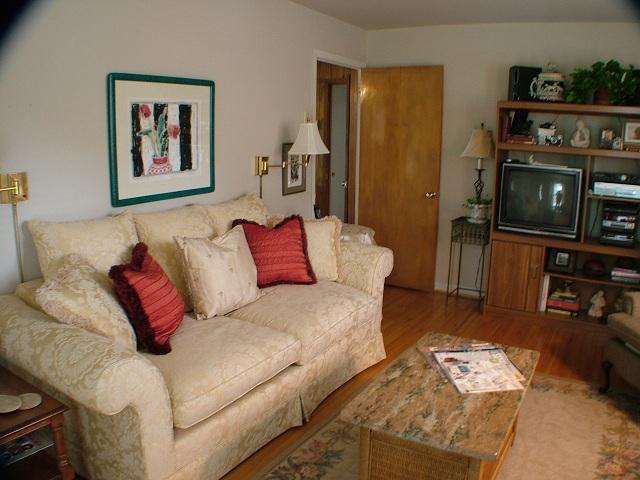2086 Landon Road Clarksville, TN 37043 - Photo 3 of 20 Living Room