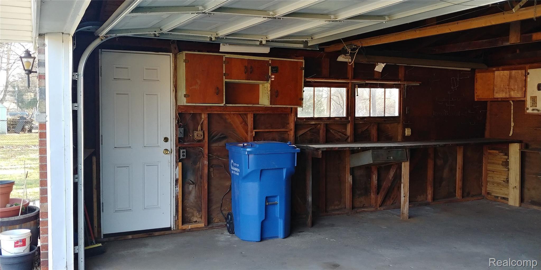 3824 Frazho Road Warren, MI 48091 - Photo 8 of 46 20191221_113250_HDR.jpg