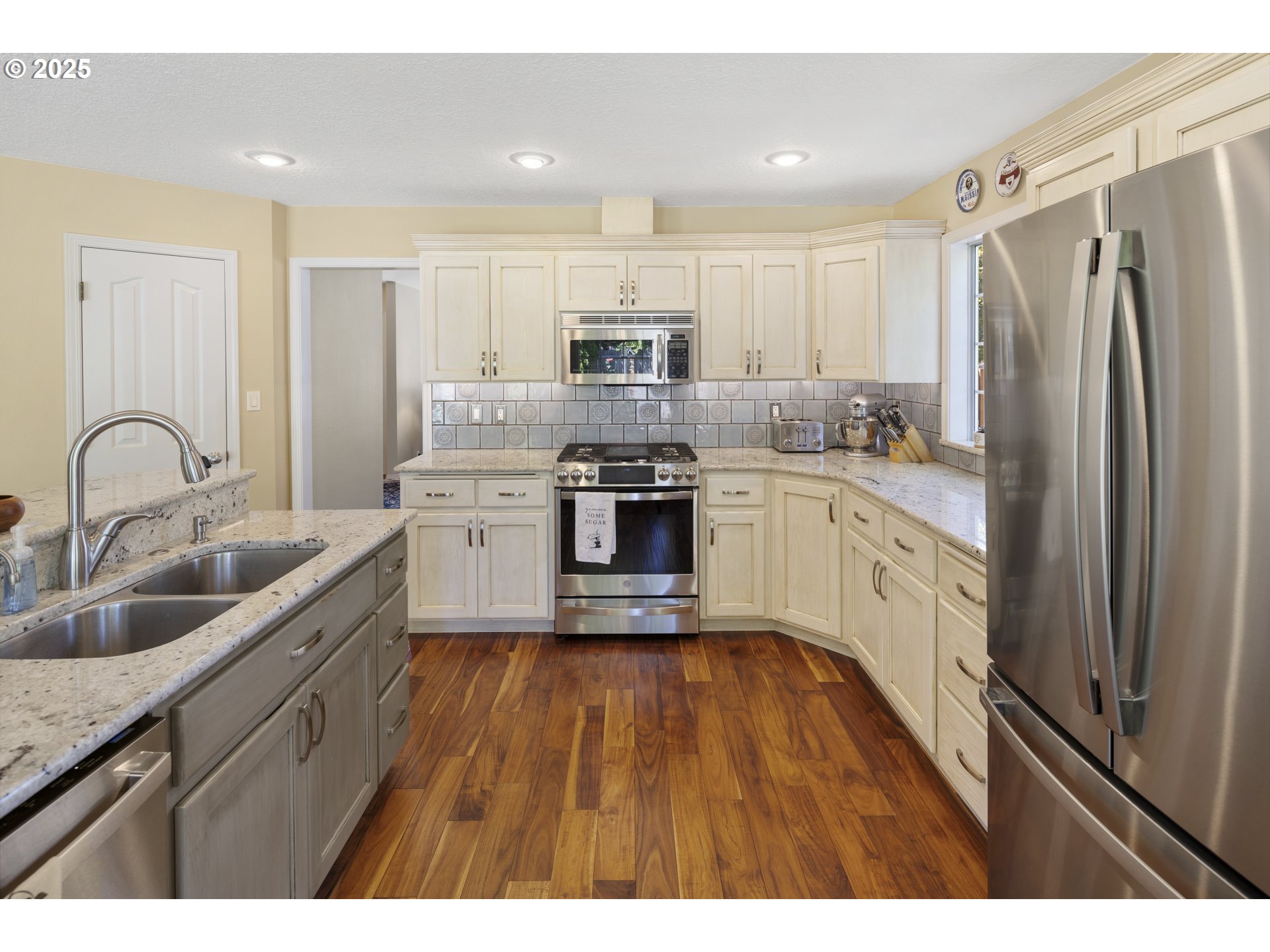 407 Mountainview Court Newberg, OR 97132 - Photo 16 of 48