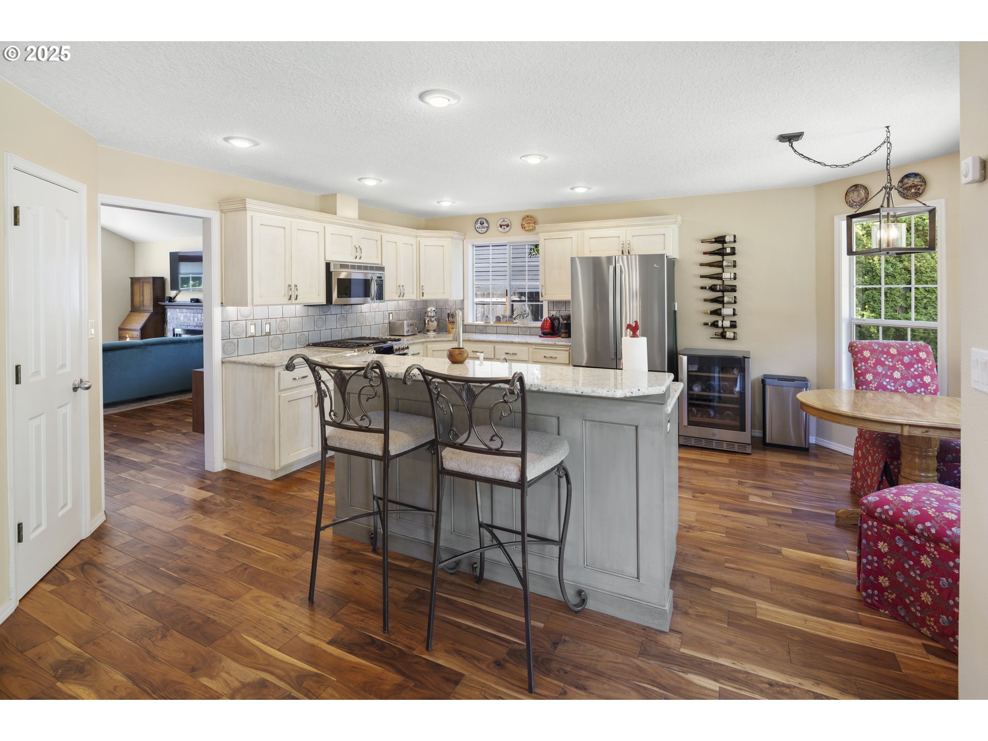 407 Mountainview Court Newberg, OR 97132 - Photo 10 of 48