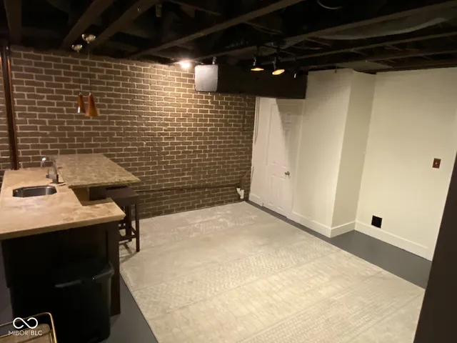 $2,100 | 1026 North New Jersey Street, Indianapolis, IN 46202