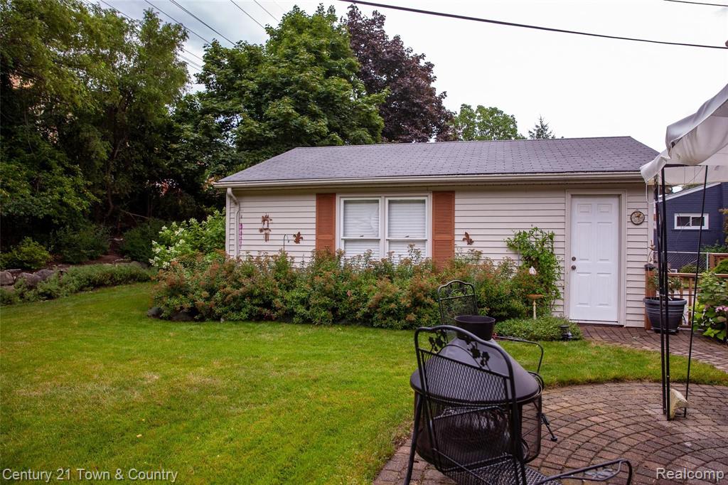 292 Thalia Avenue Rochester Hills, MI 48307 - Photo 26 of 36