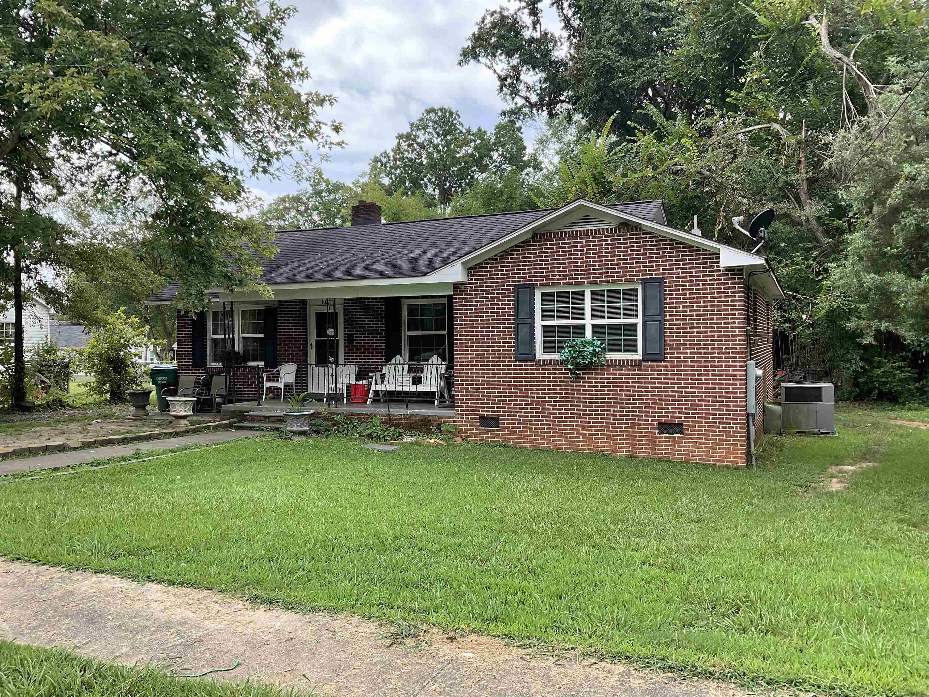 605 West Smith Street Gaffney, SC 29341 - Photo 2 of 13